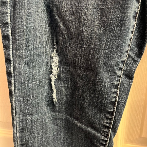 Venezia by Lane Bryant Medium Blue Distressed Jeans 16L - Picture 4 of 6